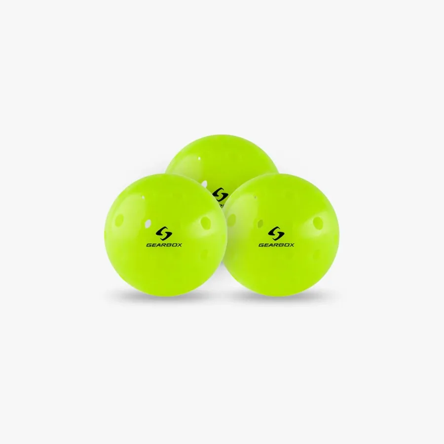 Ba quả bóng pickleball GB1 xếp cạnh nhau trong bộ Starter Kit Gearbox