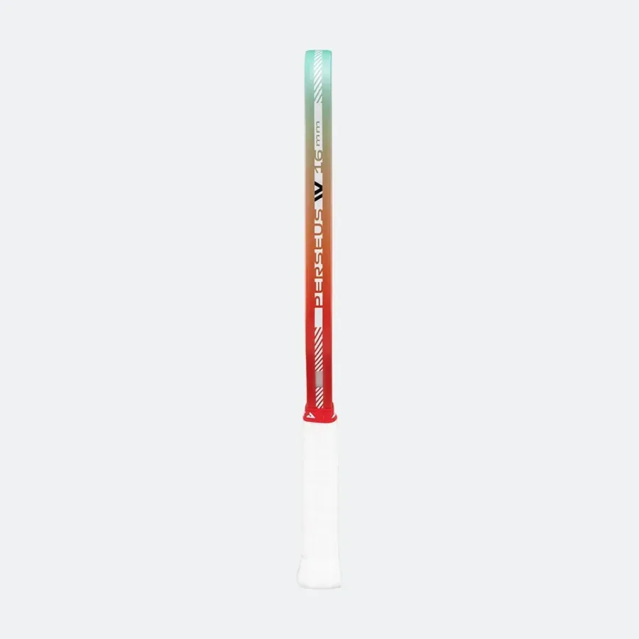 Cạnh bên Perseus Pro IV 16mm Malaysia Colorway nhìn thẳng, thấy viền mép và lõi 16mm